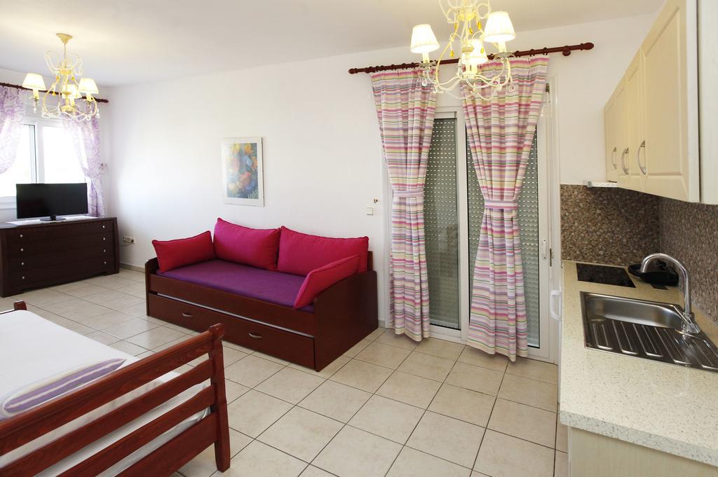 Nereids Apartments And Studios Криси Амудия Екстериор снимка