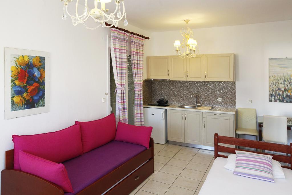 Nereids Apartments And Studios Криси Амудия Екстериор снимка