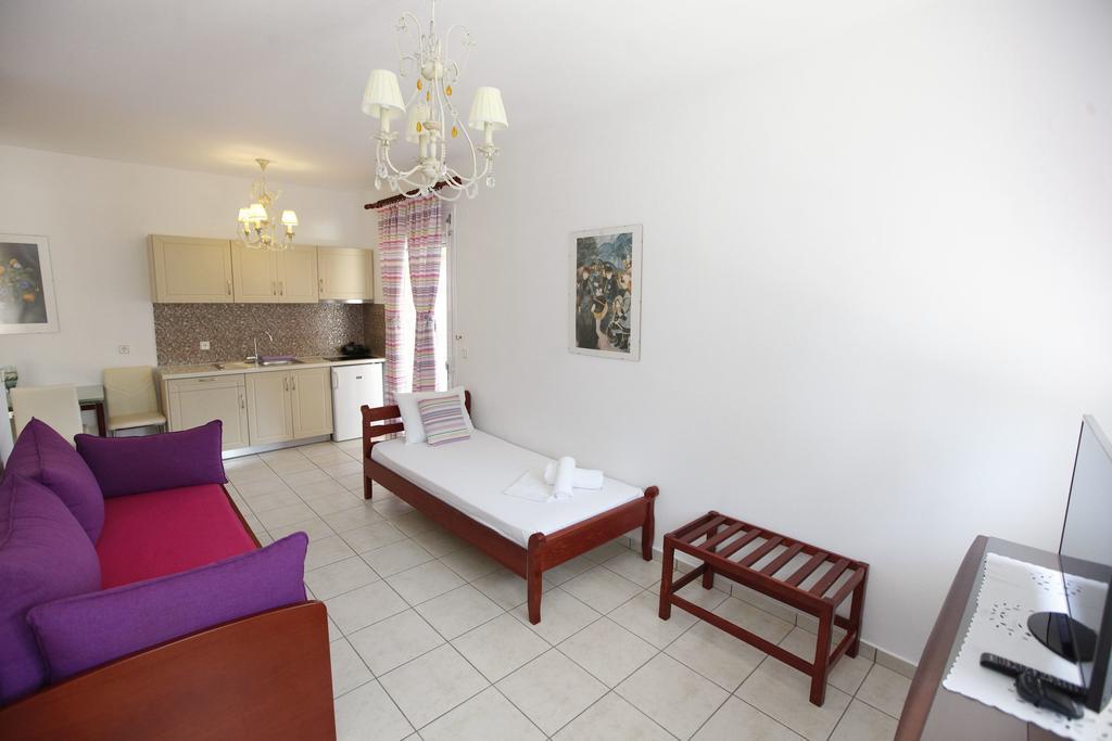 Nereids Apartments And Studios Криси Амудия Екстериор снимка