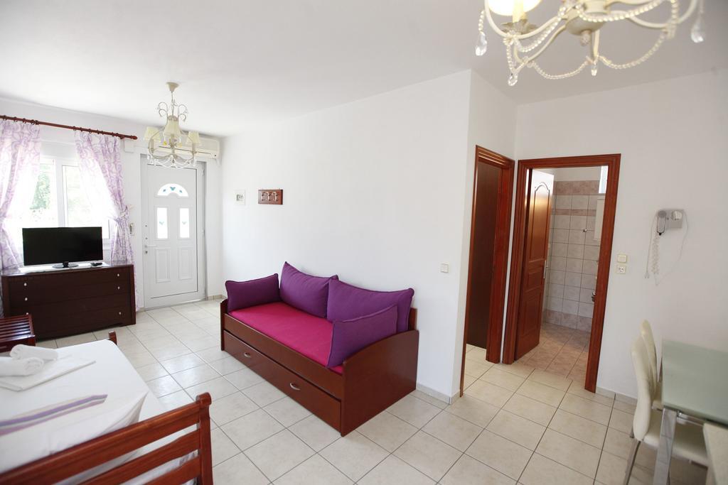 Nereids Apartments And Studios Криси Амудия Екстериор снимка