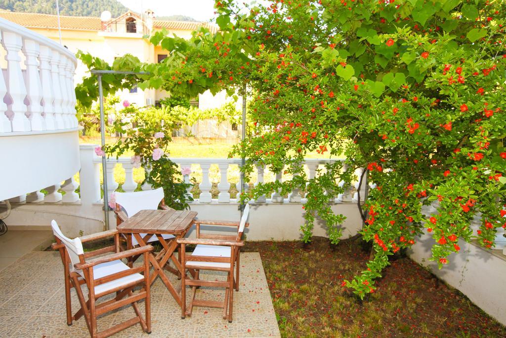 Nereids Apartments And Studios Криси Амудия Екстериор снимка
