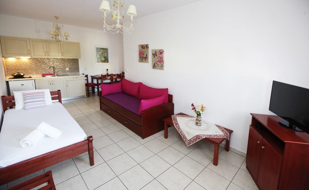 Nereids Apartments And Studios Криси Амудия Екстериор снимка